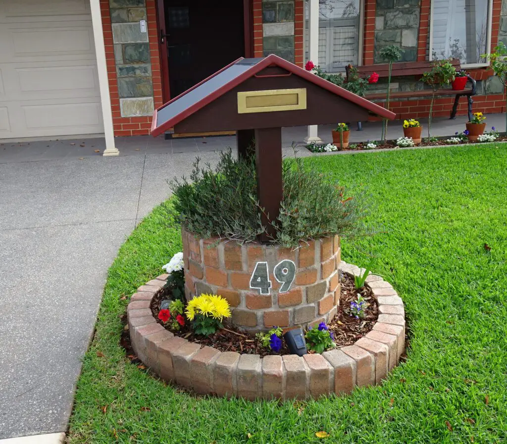 mailbox curb appeal