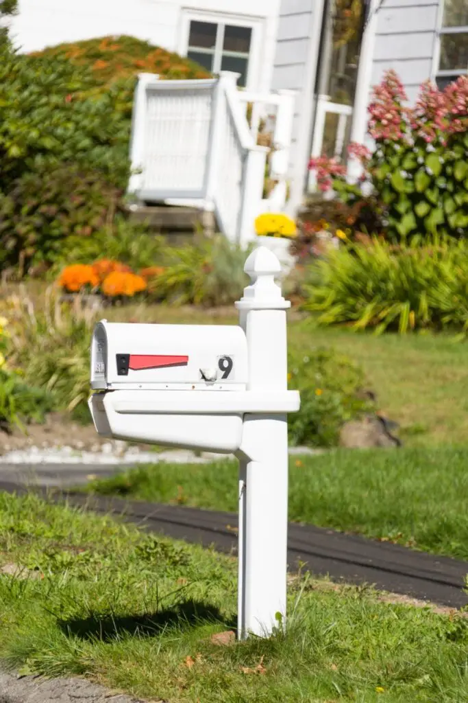 yard mailbox