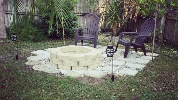 DIY fire pit with bricks