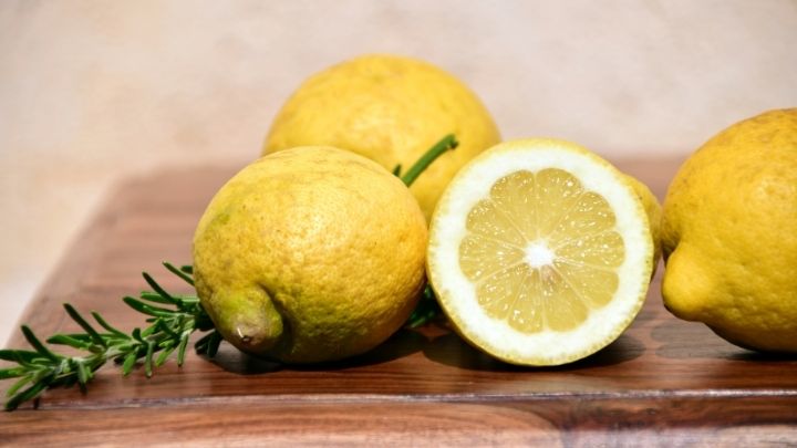 Use Lemon Juice to Remove their Line