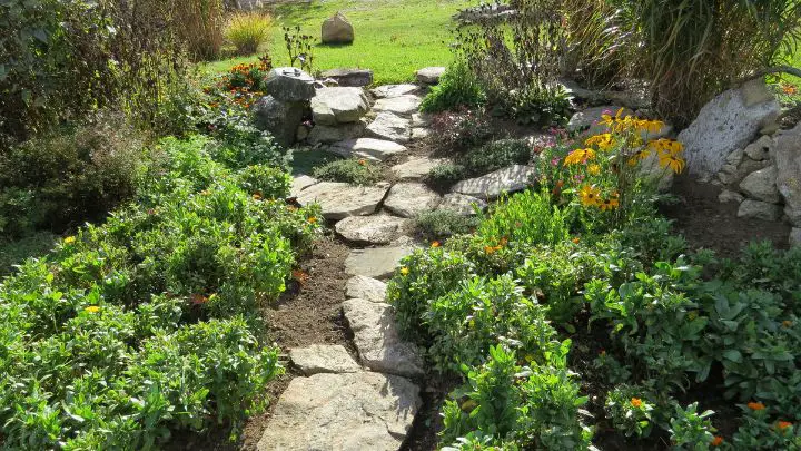 Build a Garden Pathway