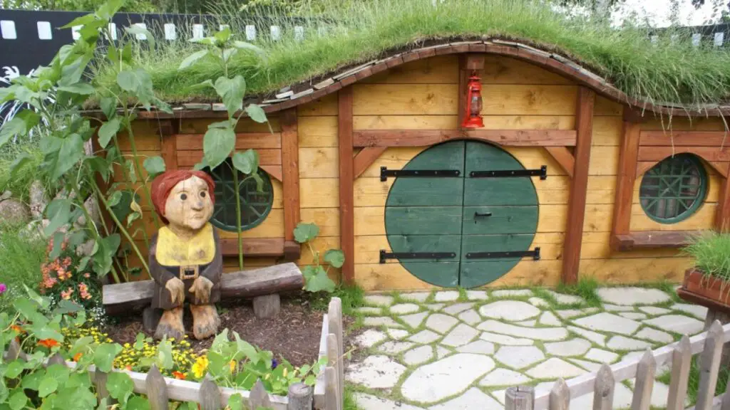 hobbit shed house