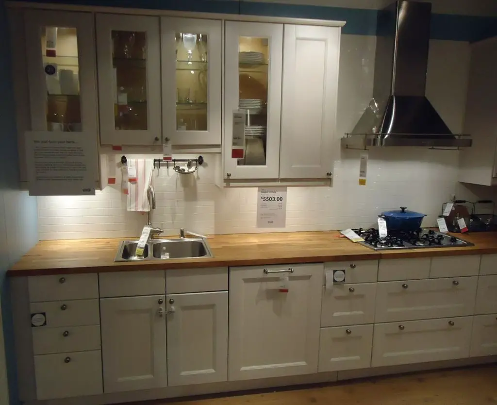 kitchen design with white color