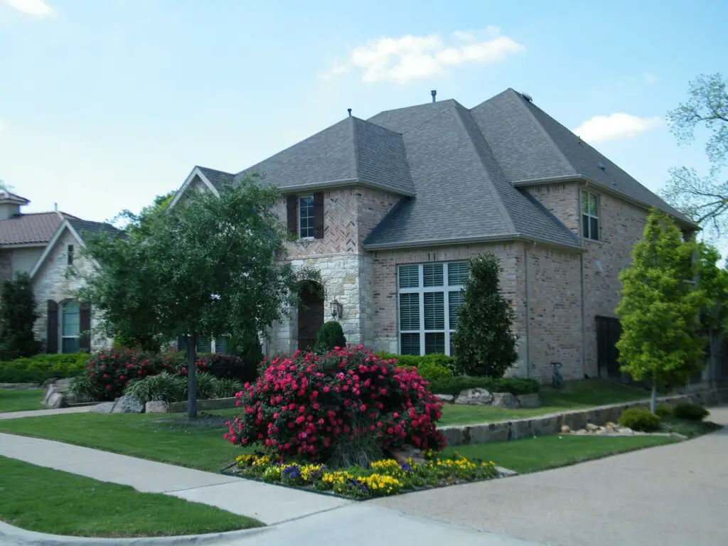 curb appeal with flower bed