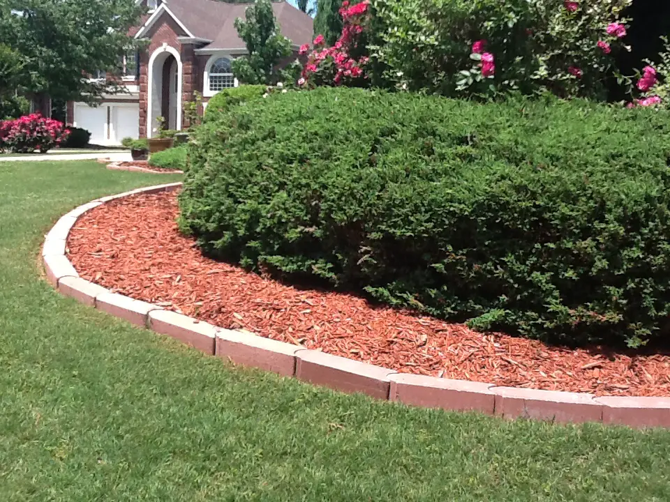 front yard ideas with red mulch