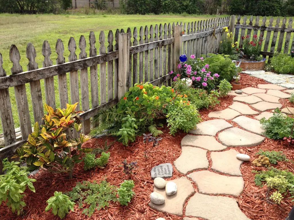 landscape path fence lawn